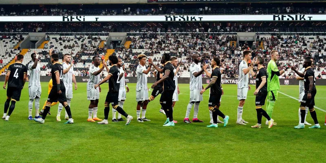 UEFA Avrupa Konferans Ligi: Beşiktaş: 0 - Neftçi Bakü: 0 (Maç devam ediyor)