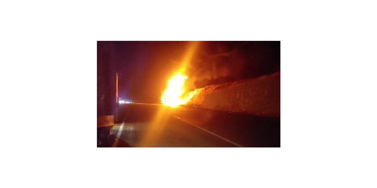 Seyir halindeki vinç alev aldı