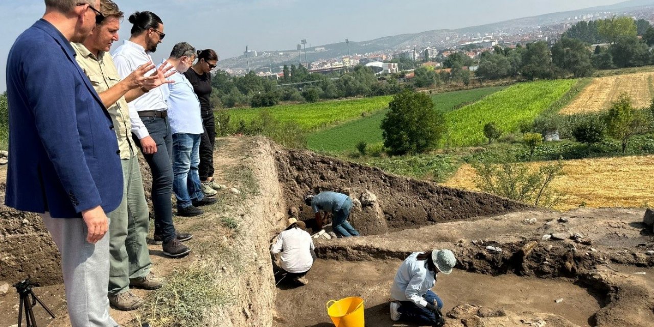 Tavşanlı’nın 8 bin yıllık geçmişine ışık tutacak kazı çalışmaları devam ediyor