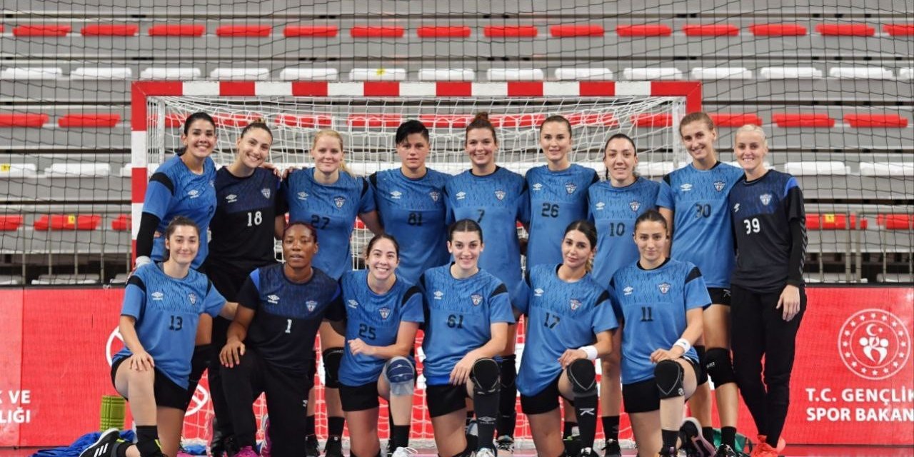 Mavi Kelebekler namağlup döndü