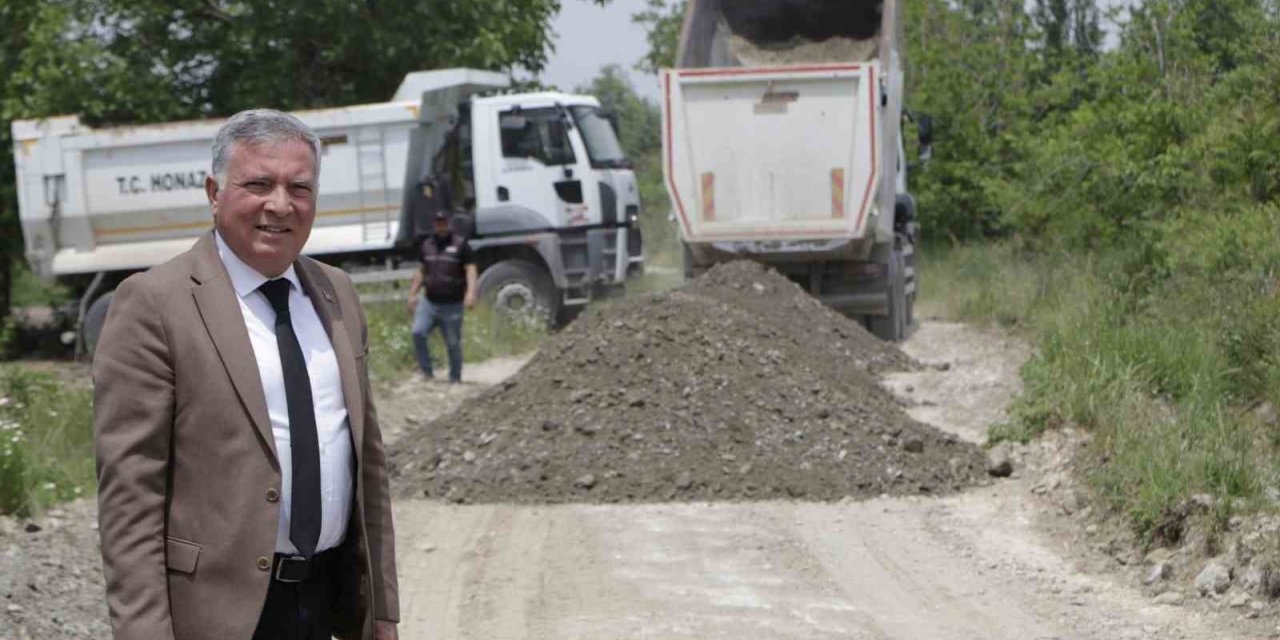 Honaz Belediyesi arazi yollarında düzenleme çalışmalarına devam ediyor