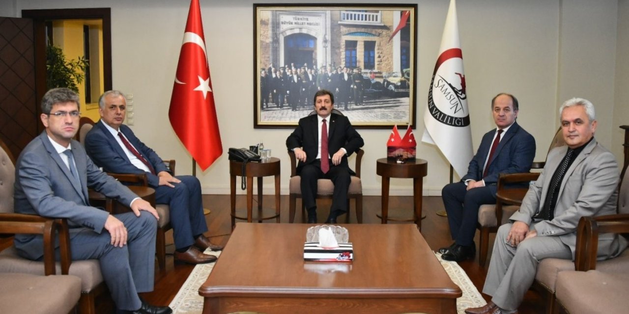 Samsun Valisi Tavlı, ayağının tozuyla toplantılara başladı