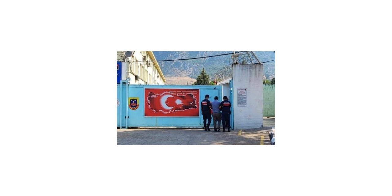 25 yıldan fazla hapis cezası bulunuyordu, jandarmadan kaçamadı