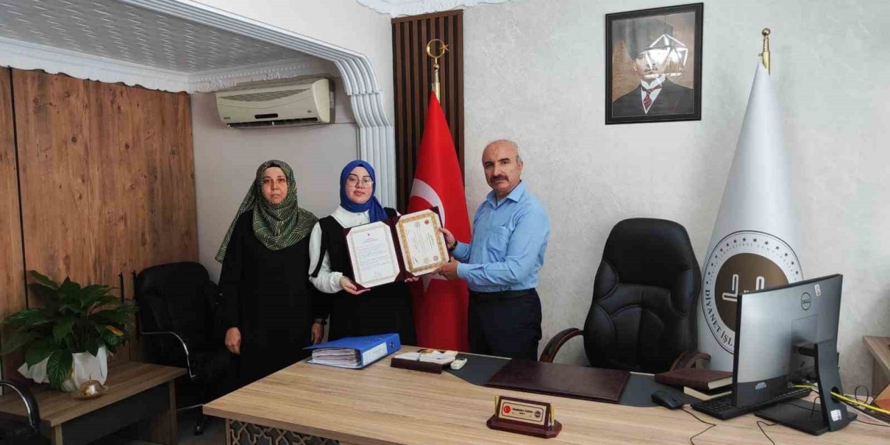 Hafızlık eğitimini tamamlayan öğrencilere belge