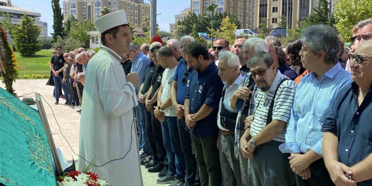 Hastane odasında ölü bulunan ünlü doktor son yolculuğuna uğurlandı