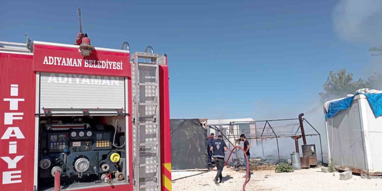 Çadırlar küle döndü