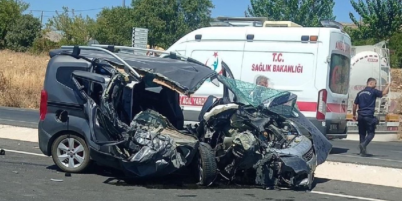 Adıyaman’da iki araç çarpıştı: 3 yaralı