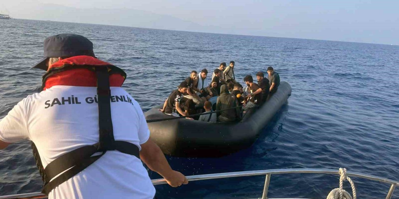 Datça’da 23 düzensiz göçmen kurtarıldı