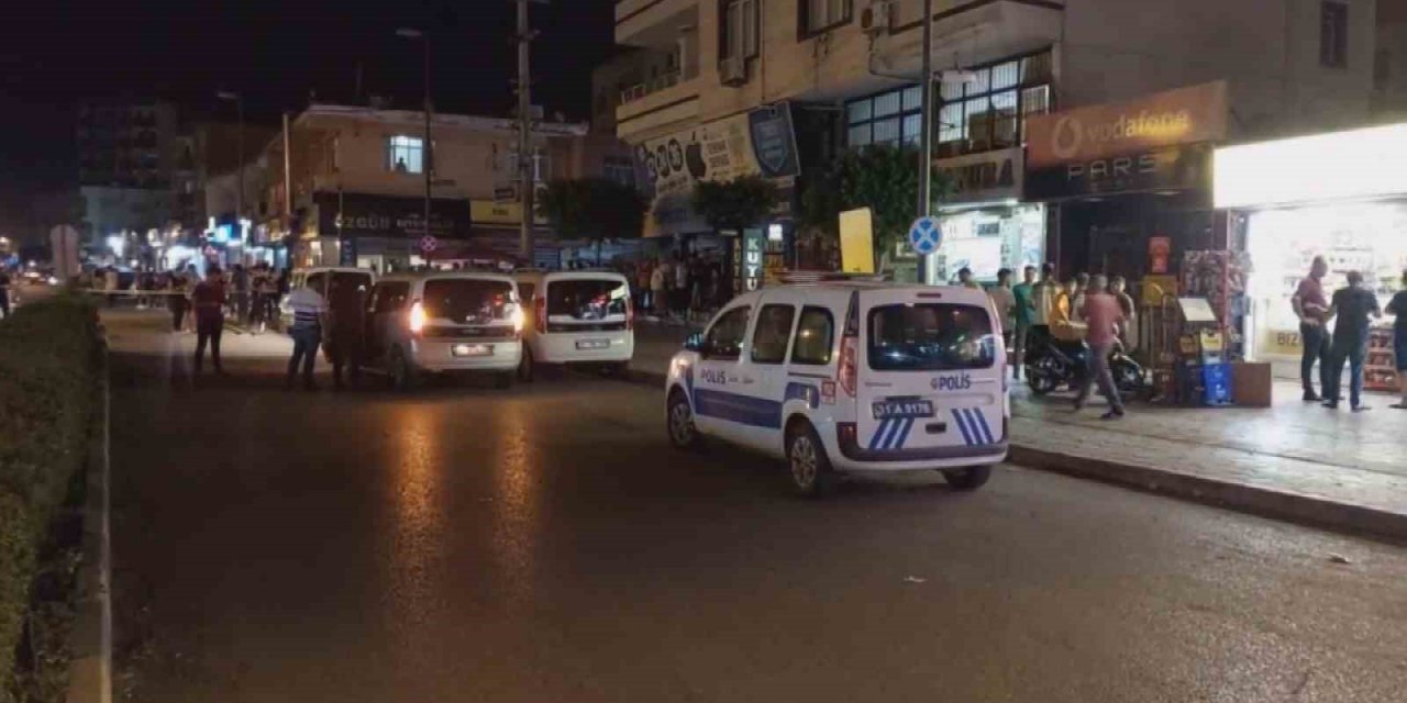 Kıraathanede husumetlilerine kurşun yağdırdı: 3 yaralı