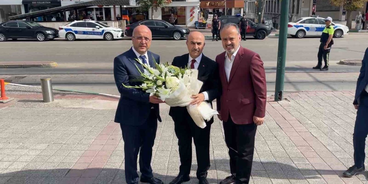 Bursa Valisi Demirtaş törenle karşılandı