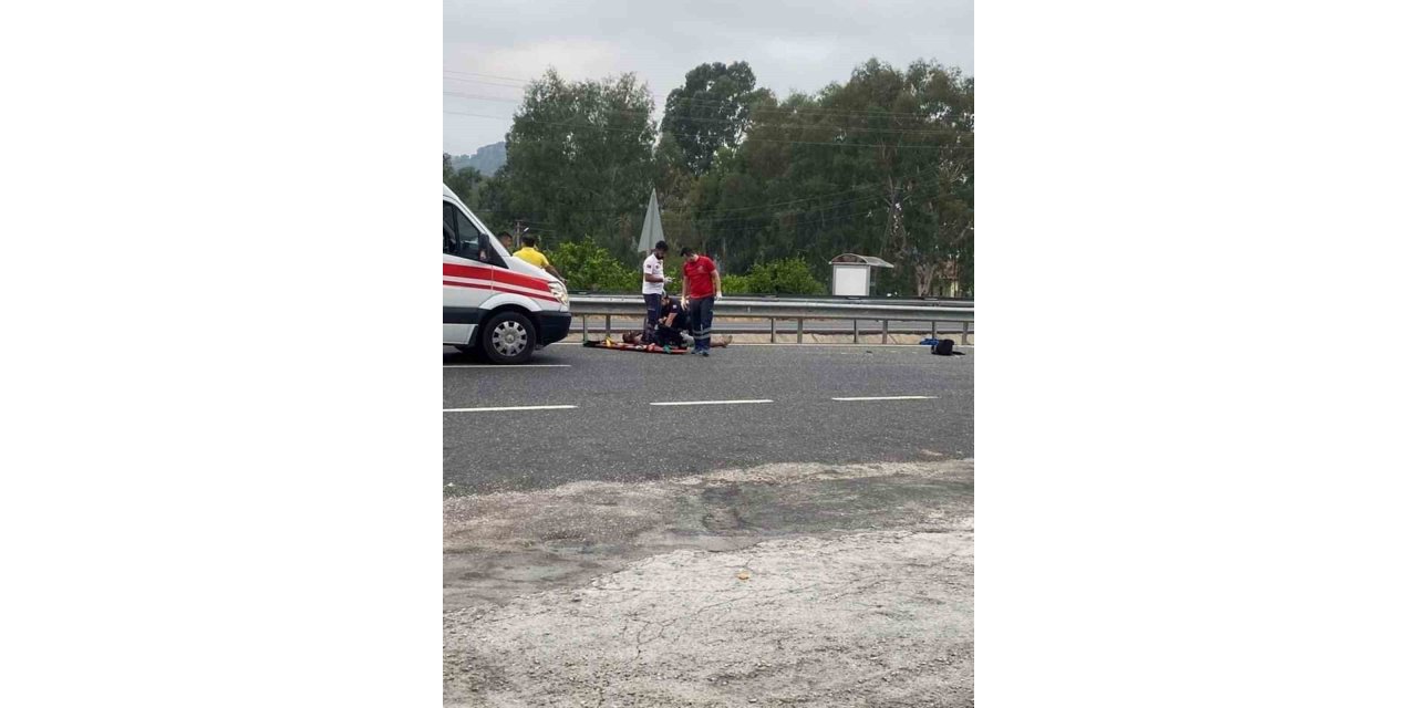 Bariyerlere çarpan motosiklet sürücüsü öldü
