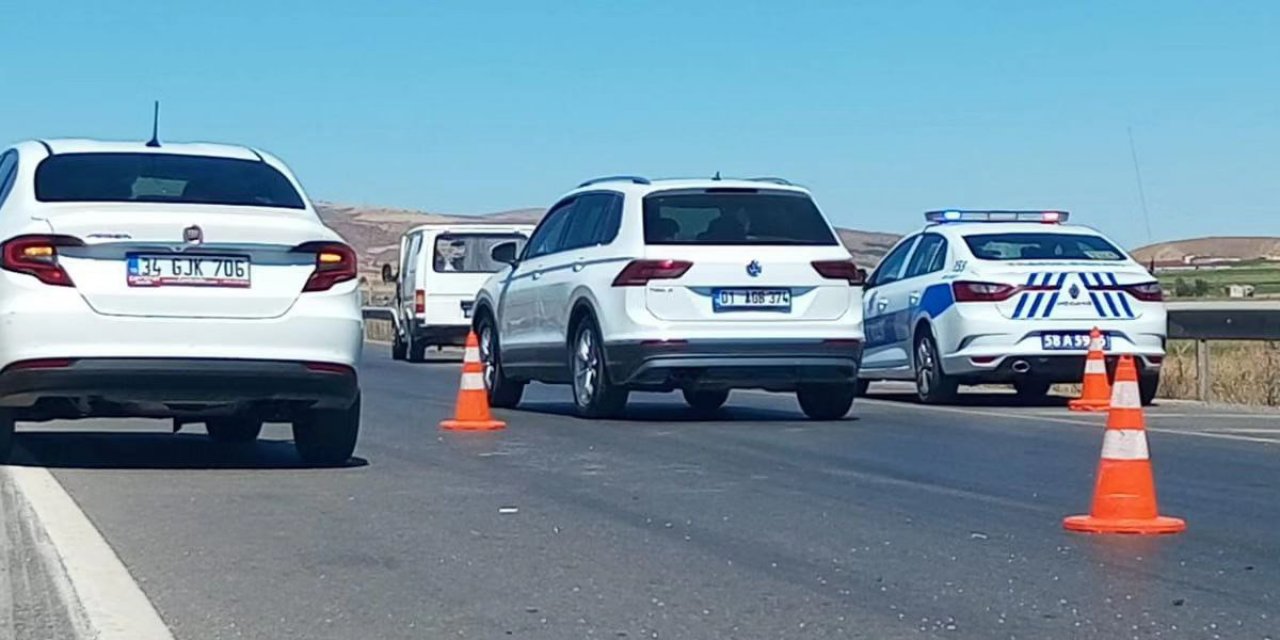 Sivas’ta trafik kazası: 1’i çocuk 6 yaralı