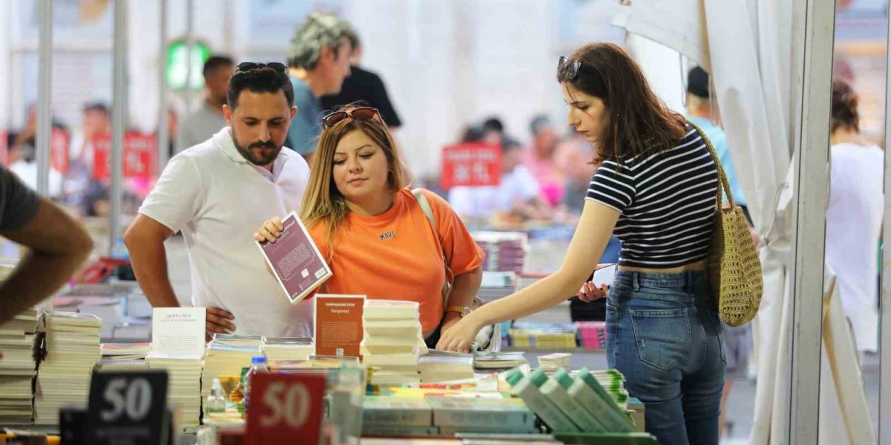 Mudanya 5. Kitap Fuarı ’Cumhuriyet ve Demokrasi’ temasıyla başladı