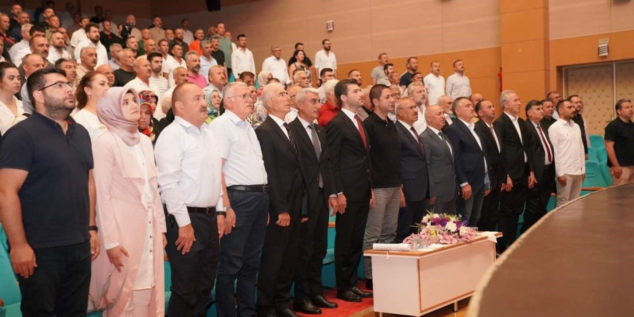 MHP’li Bulut, "Liderimizin bir çağrısıyla tüm milliyetçiler çizmeyi giymeye hazır"