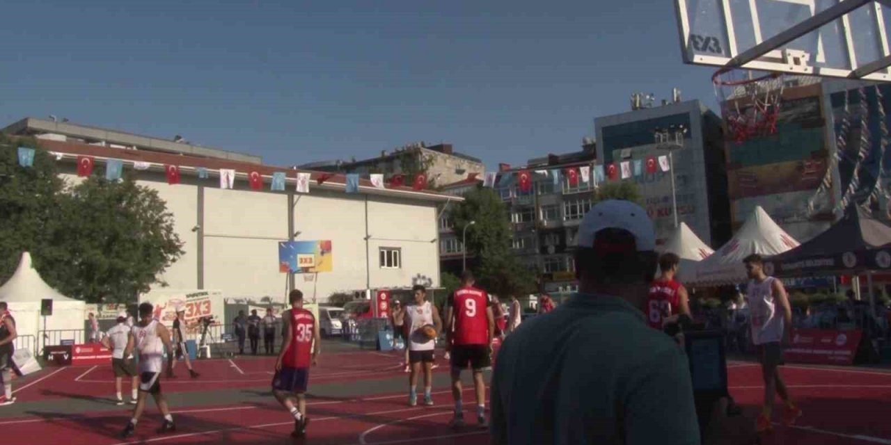 3x3 sokak basketbol turnuvasına yoğun ilgi