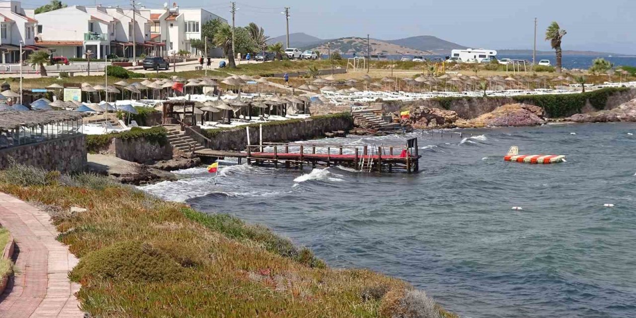 Türkiye’nin önemli turizm merkezlerinden Ayvalık iki mavi bayrağını kaybetti