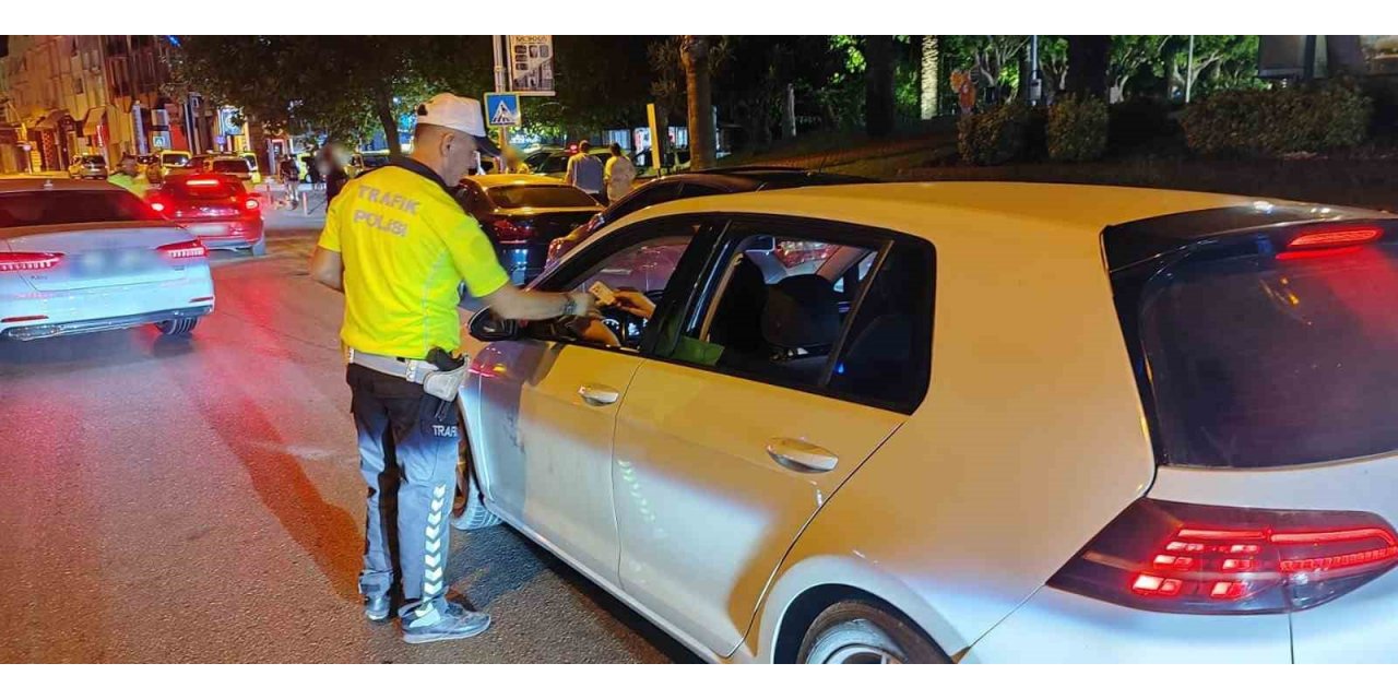 Antalya’da Güven Huzur uygulaması: Aranan 11 firari yakalandı