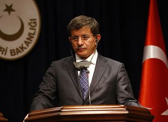 Davutoğlu'ndan Merkel'e cevap!