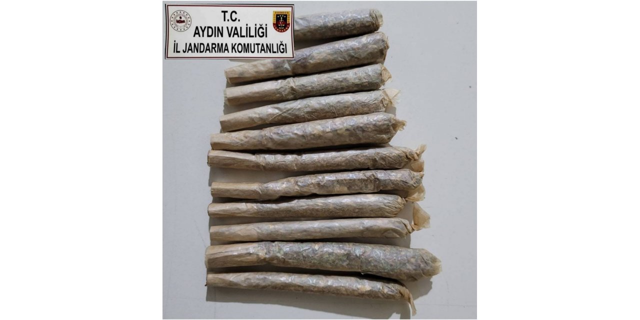 Otobüste seyahat ederken uyuşturucu ile yakalandılar