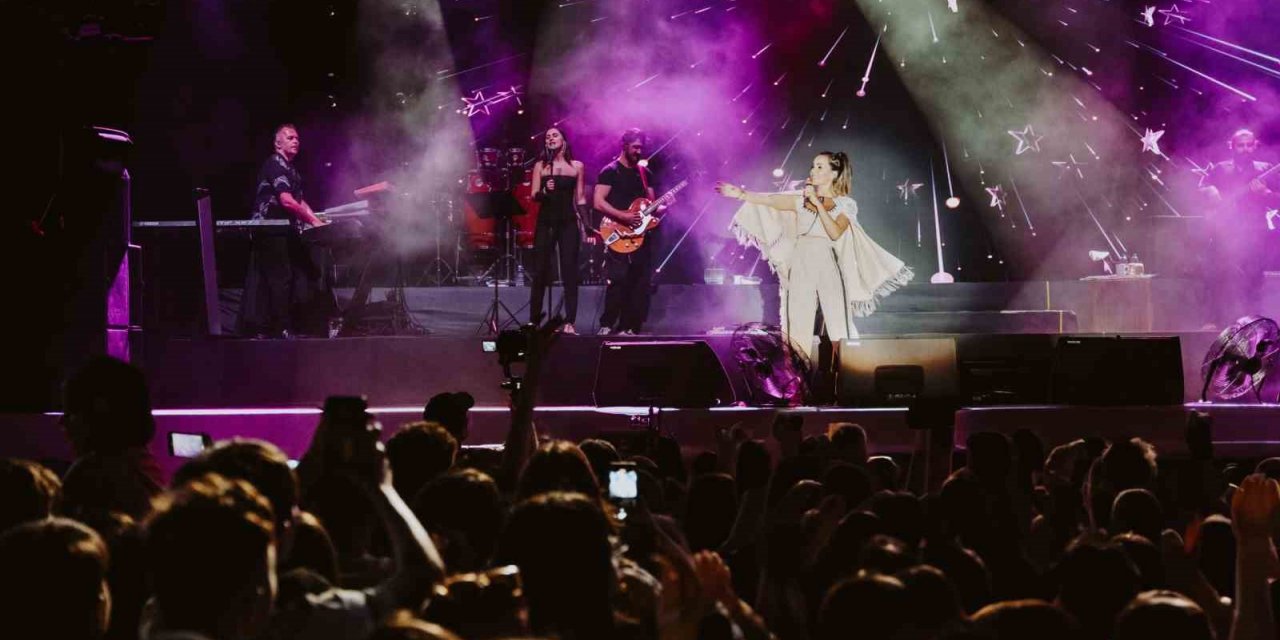 Bengü Erzurum’da sevenlerini coşturdu