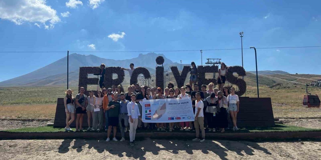 Barışın parçaları Kayseri’de buluştu