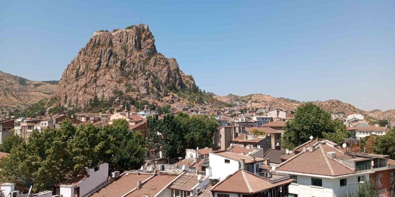 Afyonkarahisar yeni haftaya da sıcak havayla başladı