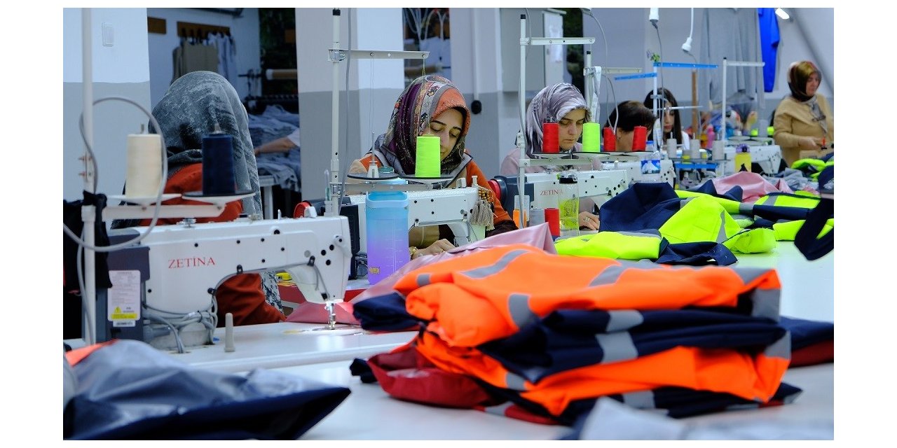 Tekstil Üretim Atölyesi kadın istihdamına katkı sağlıyor