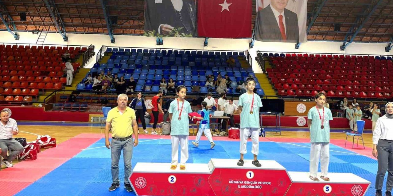 Minik taekwondocular nefesleri kesti