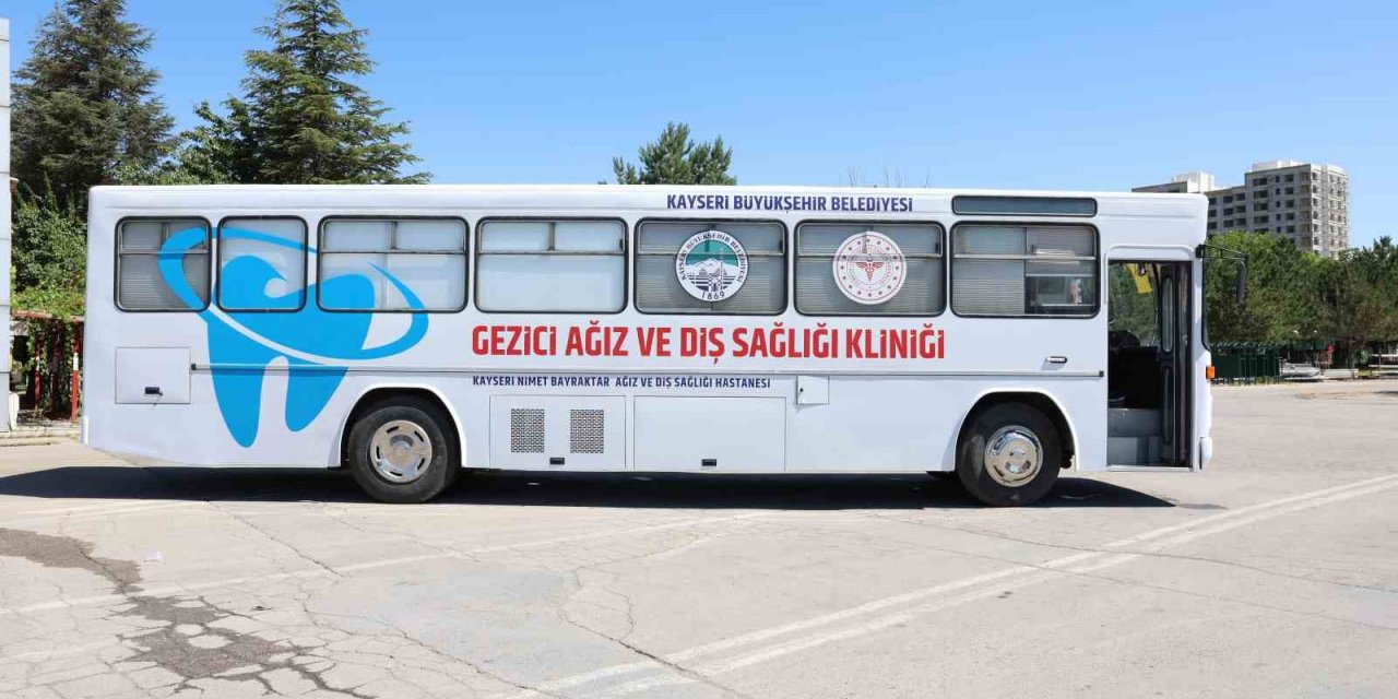 Gezici Ağız ve Diş Sağlığı Kliniği 15 bin Depremzedeye Hizmet Verdi