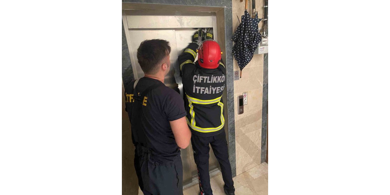 Yalova’da asansörde mahsur kalan 5 kişi kurtarıldı