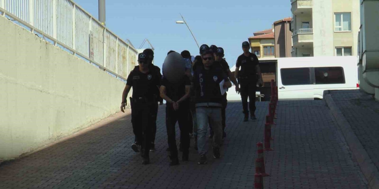 Zehir tacirleri adliyeye sevk edildi