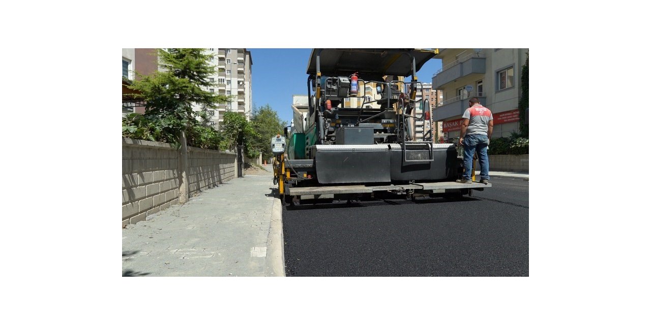 Yıldırım Beyazıt Mahallesi’nde alt yapı ve asfalt çalışmaları devam ediyor