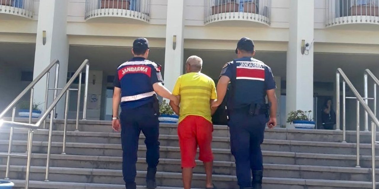 Kasten öldürme suçundan aranıyordu, jandarmaya takıldı