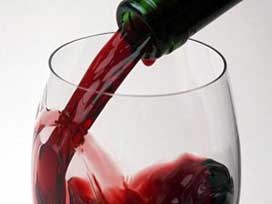 Lise öğrencilerine “şaraplı tur” skandalı