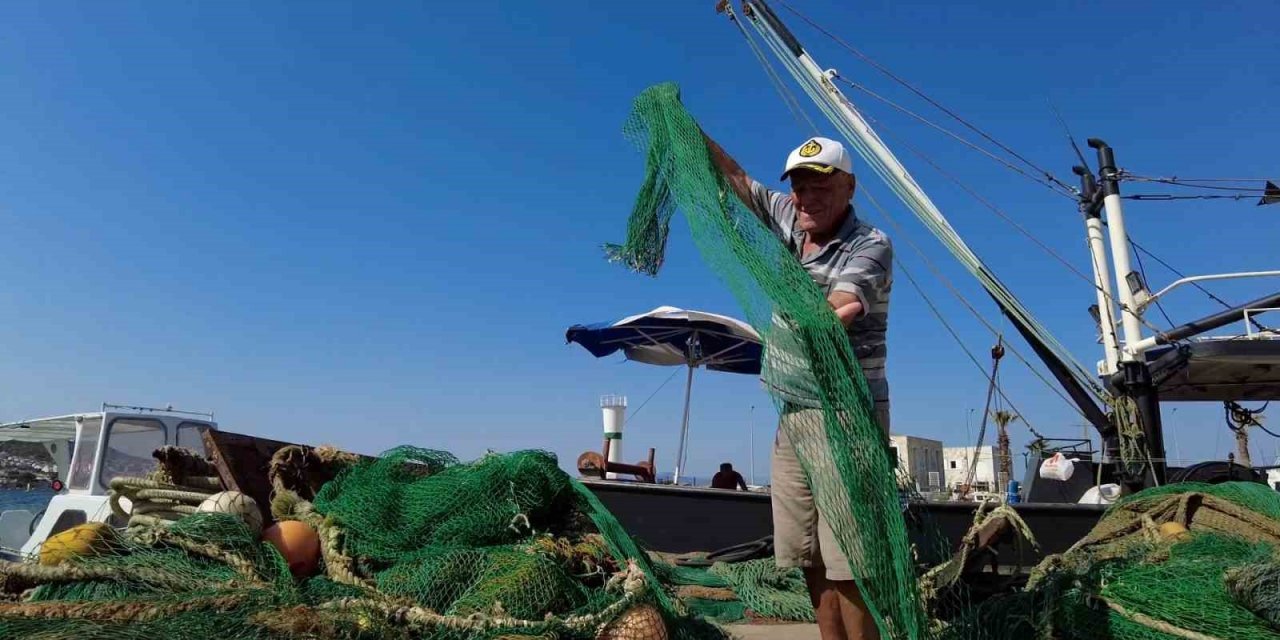 Balıkçılar av yasağının biteceği günü iple çekiyor