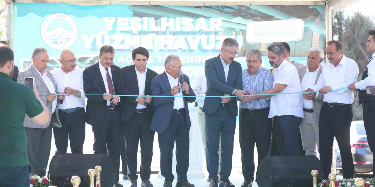 Başkan Büyükkılıç, Yeşilhisar Yüzme Havuzu’nun açılışını yaptı