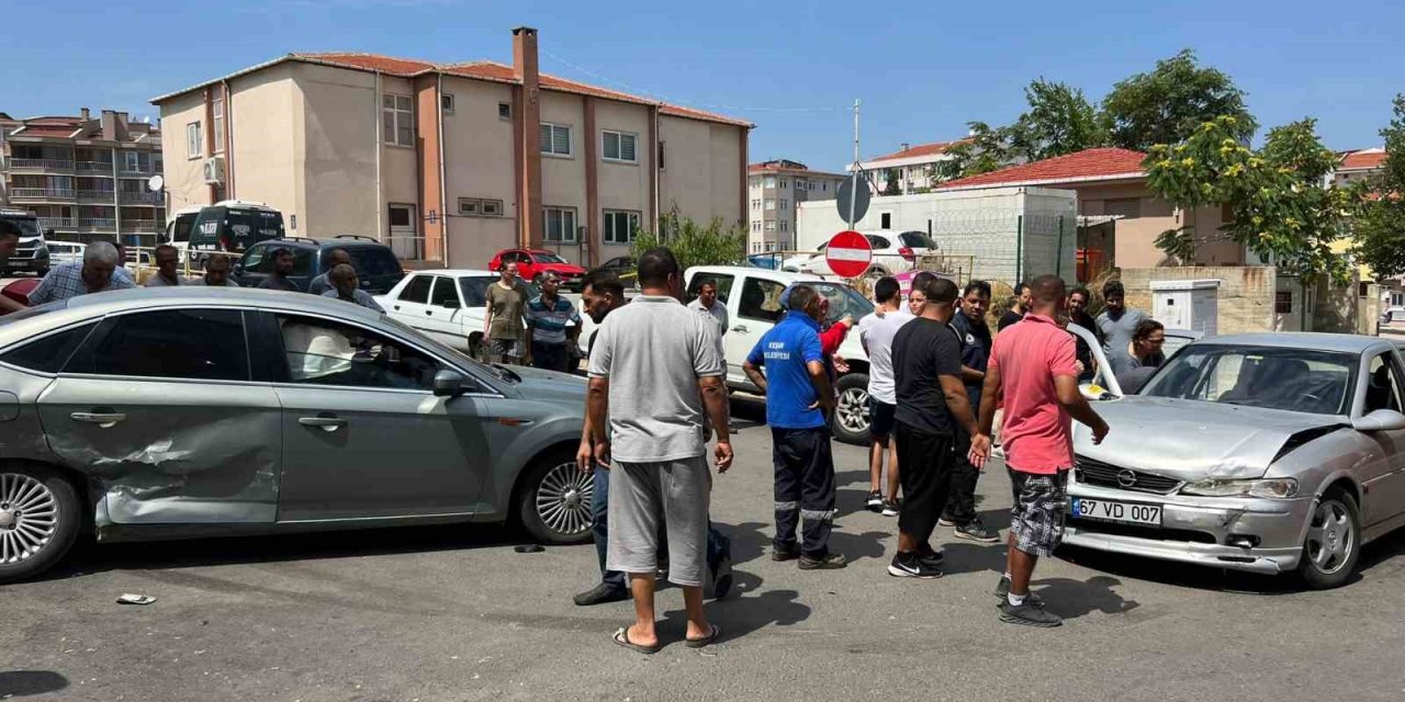 Keşan’da otomobiller çarpıştı: 2 yaralı