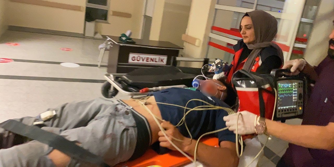 Motosiklet tıra arkadan çarptı: 1 ağır yaralı