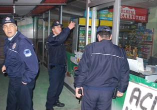 Hırsızlar kamera kayıtlarını da çaldı!