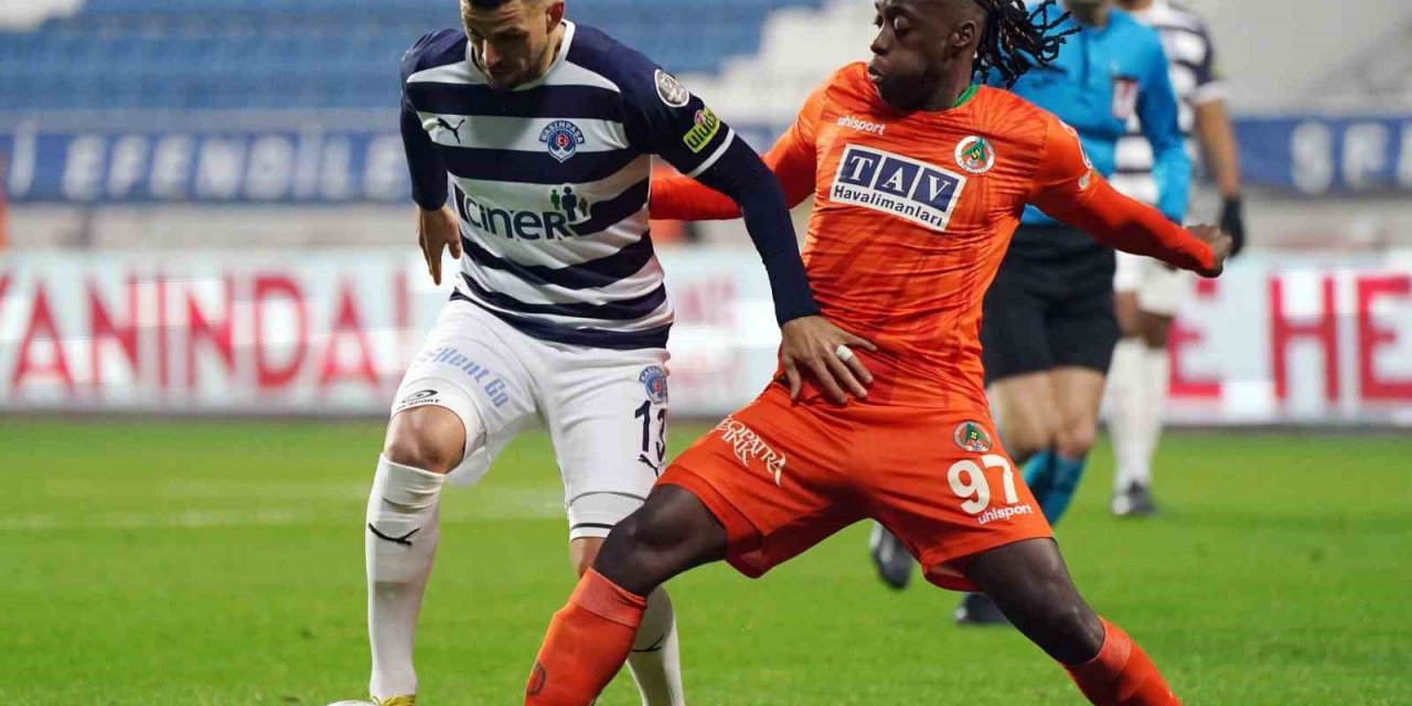 Pendikspor, Alanyaspor’dan Arnaud Lusamba 1 yıllığına kiraladı