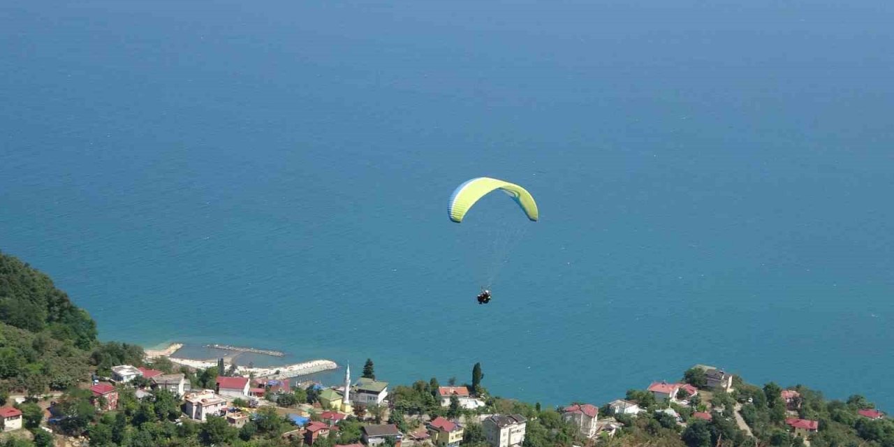 Yamaç paraşütü tutkunları Ordu’da buluşuyor
