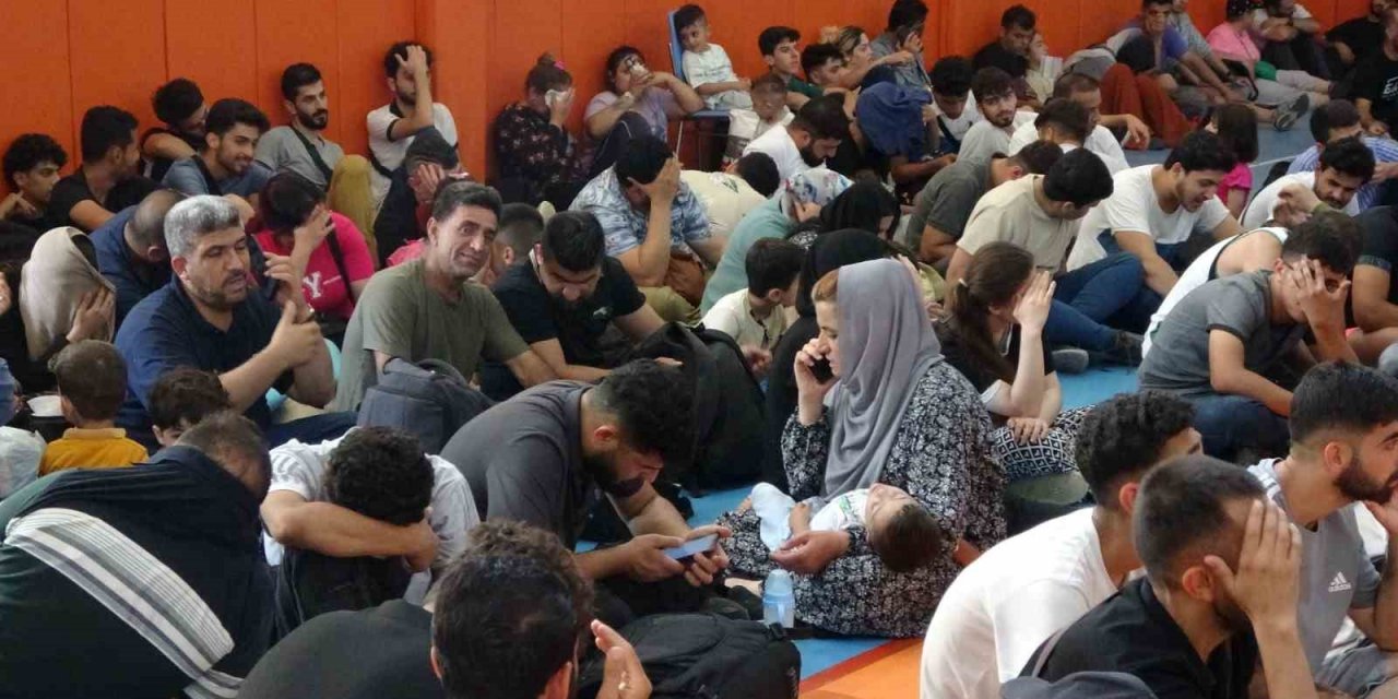 İtalya’ya gitmeye çalışan 270 göçmen Manavgat’ta tekneye binmeden yakalandı