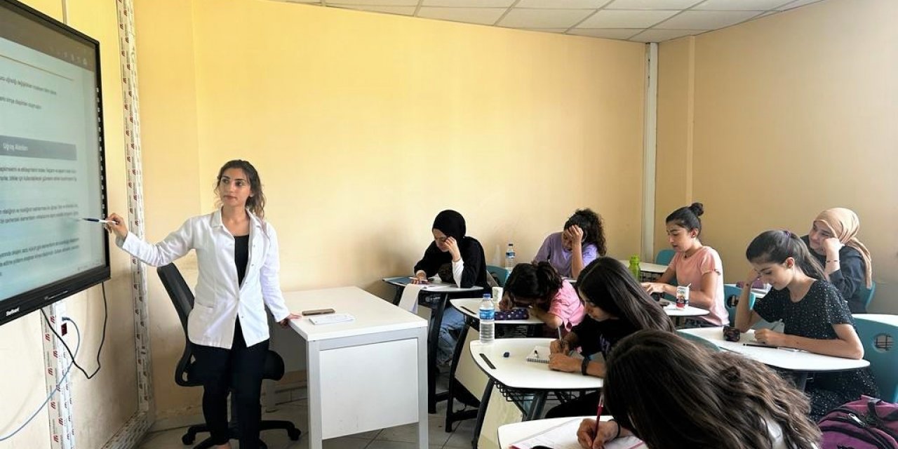 Akademi lise ve konukevi kız yurdu öğrencilerinden YKS başarısı