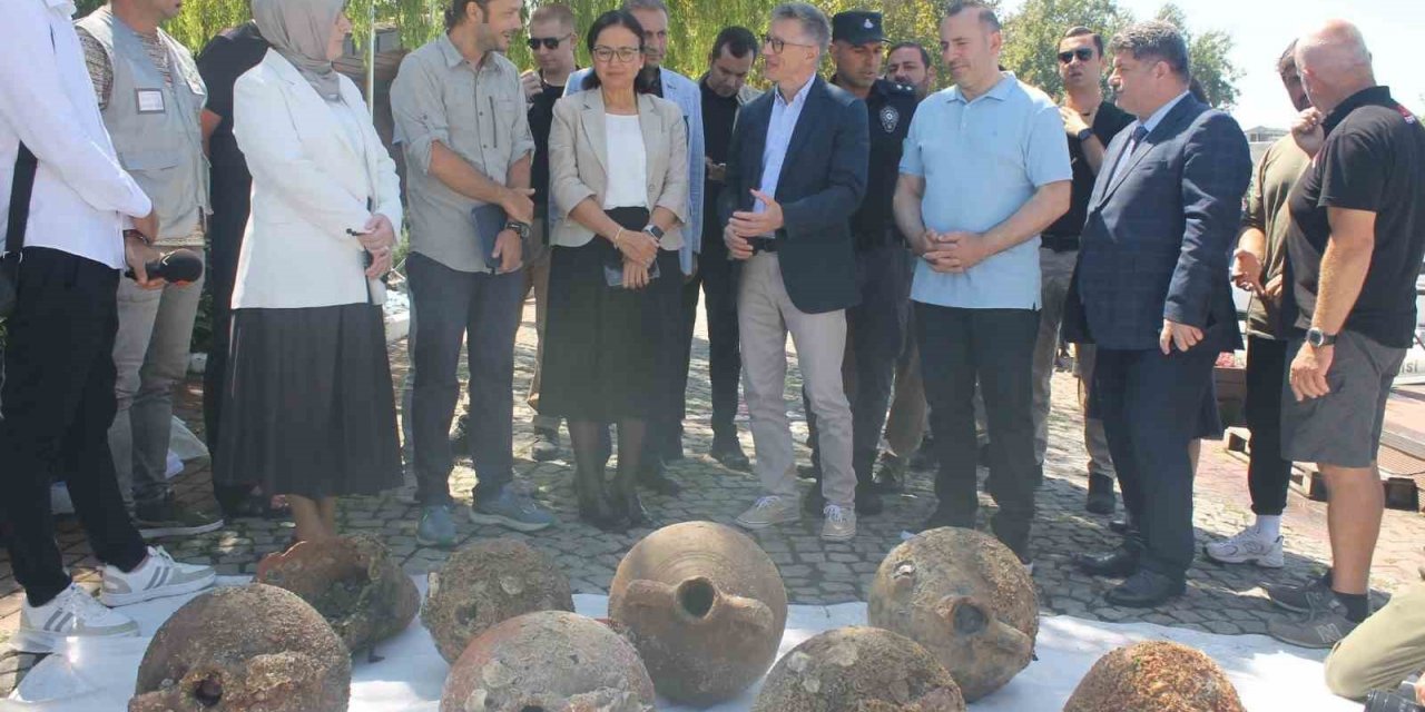 Deniz polisi Yalova açıklarında batık gemi buldu