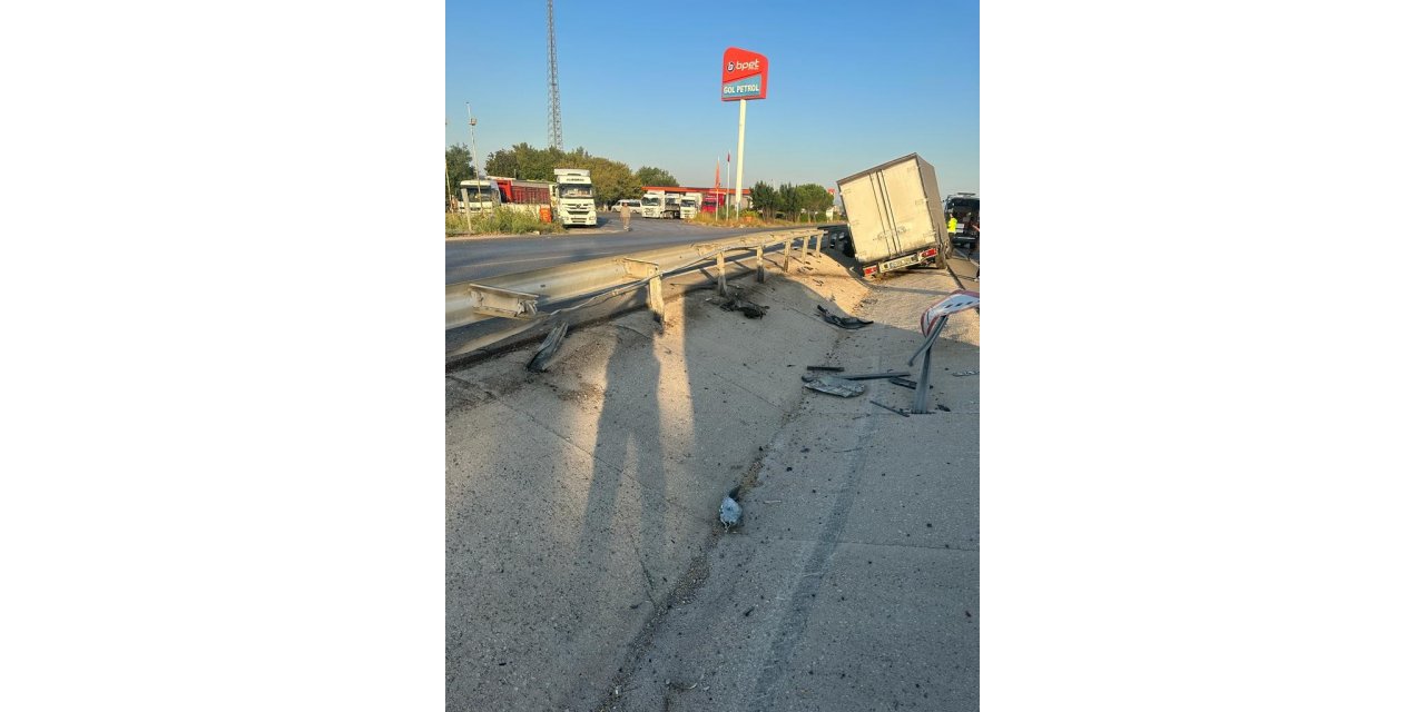 Yoldan çıkan kamyonet kaza yaptı: 1 ölü