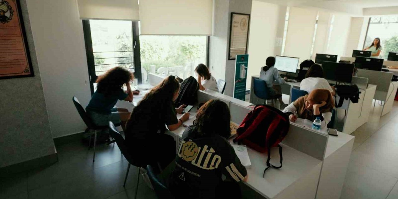 Alanya  Belediyesi Destek Eğitim Kurslarından YKS başarısı