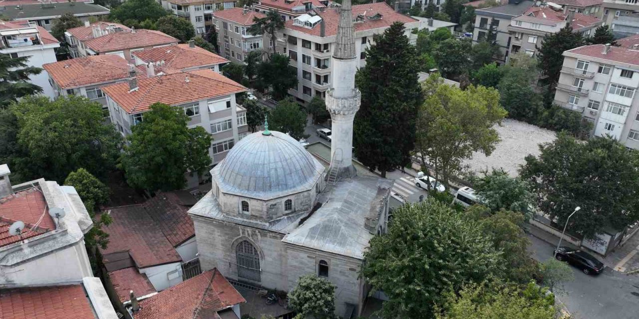 Sultan Abdülmecid’in hatırasını yaşatmak için yapılan Yeşilköy Mecidiye Camii havadan görüntülendi