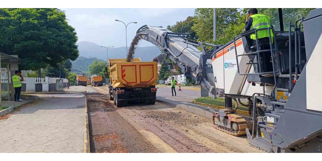 Şehrin bozuk yolları asfaltlanıyor