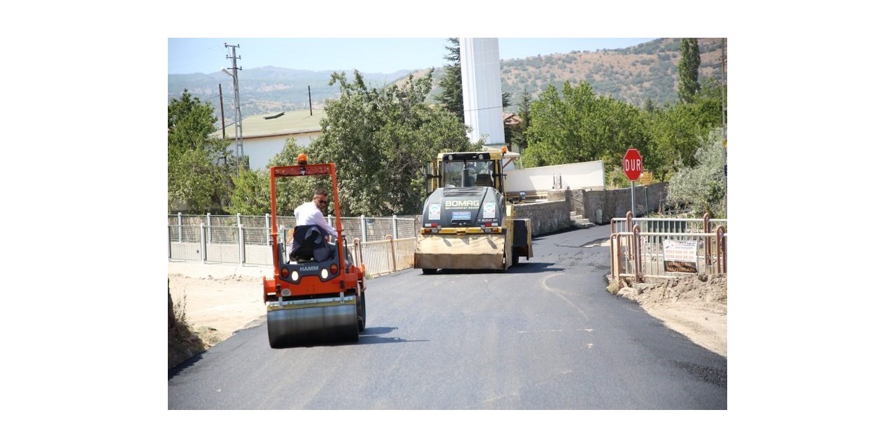 Melikgazi’de asfalt atağı sürüyor