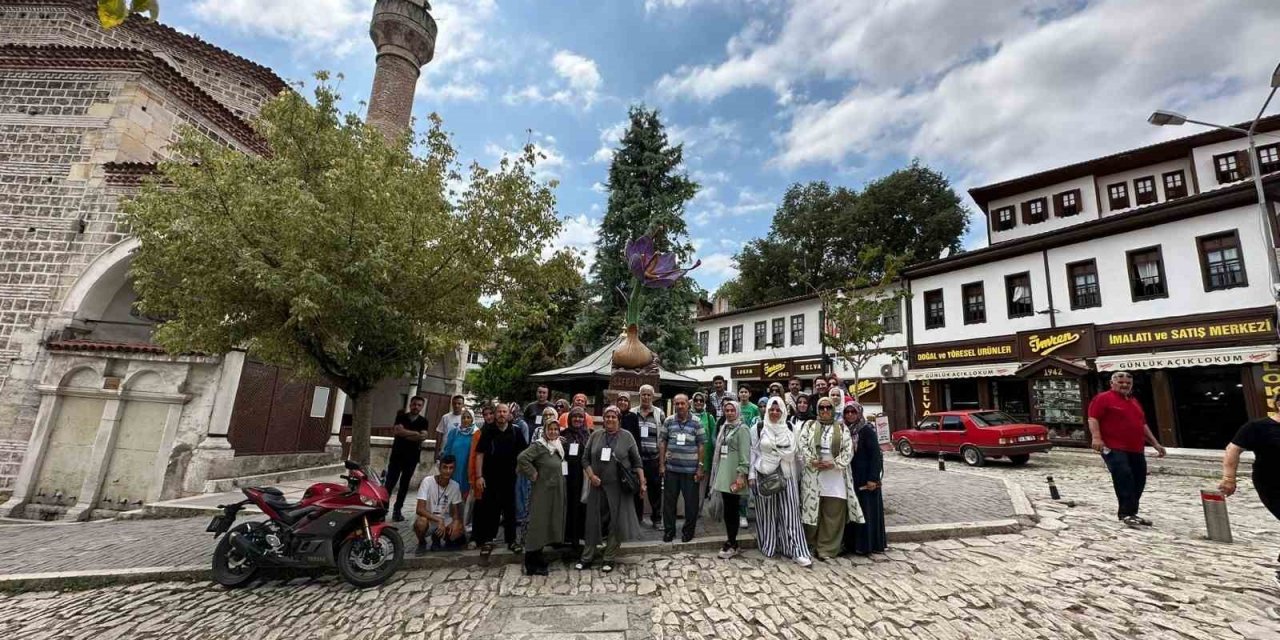 Sincan Belediyesinin Kapadokya’ya gönderdiği vatandaşlar bölgeye hayran kaldı